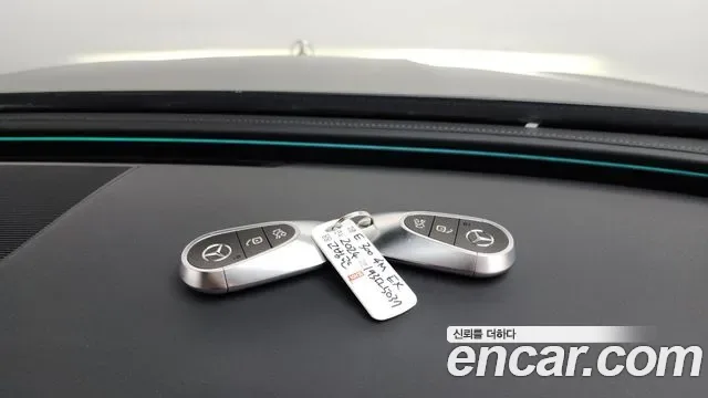 Mercedes-Benz E-Class E300 4MATIC, миниатюра 18