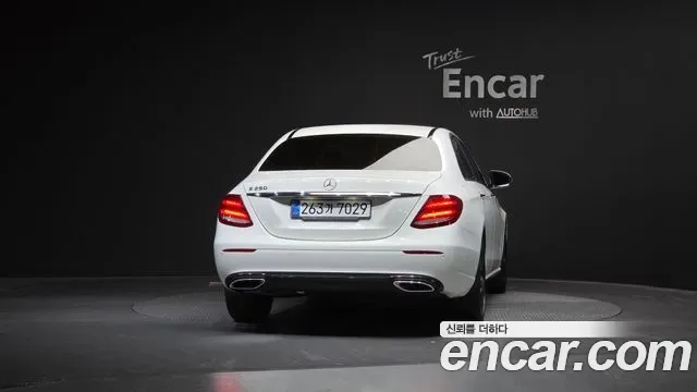 Mercedes-Benz E-Class E250, миниатюра 17