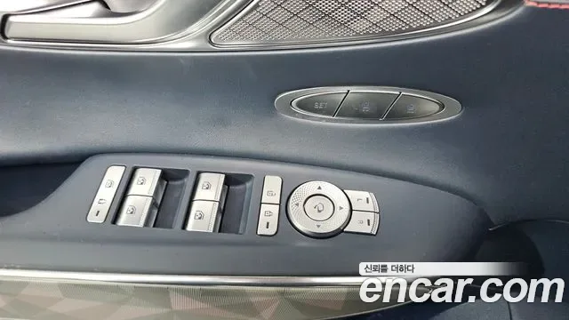 Genesis GV70 2.5T бензин 2WD ( ), миниатюра 3