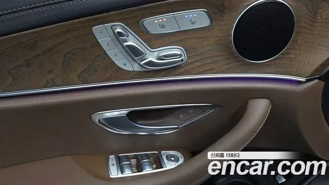 Mercedes-Benz E-Class E250, миниатюра 17