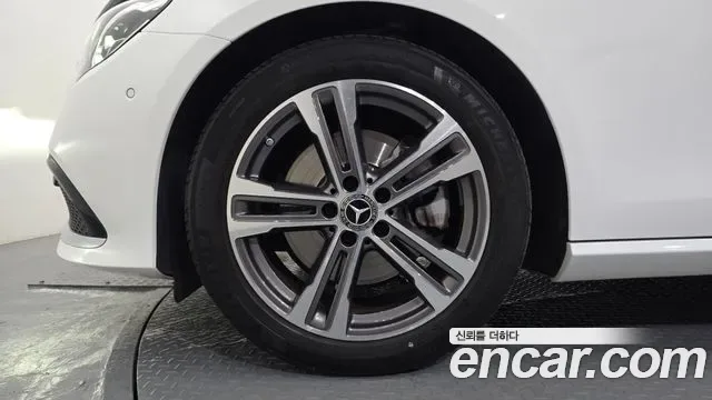 Mercedes-Benz E-Class E250, миниатюра 17